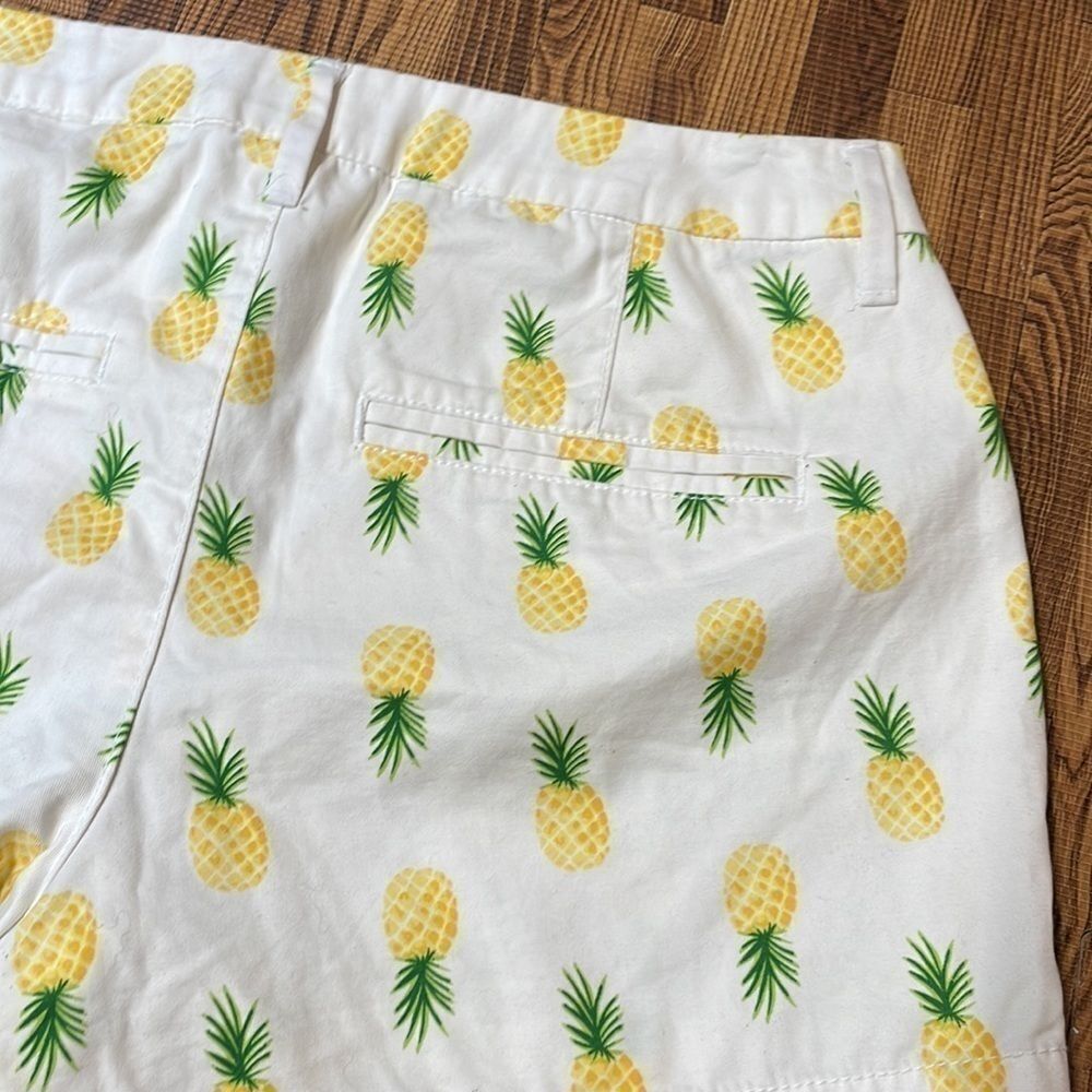 Old Navy women’s shorts. Pineapple print. Size 2. - Picture 4 of 10